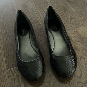 Cole haan snake like flats
